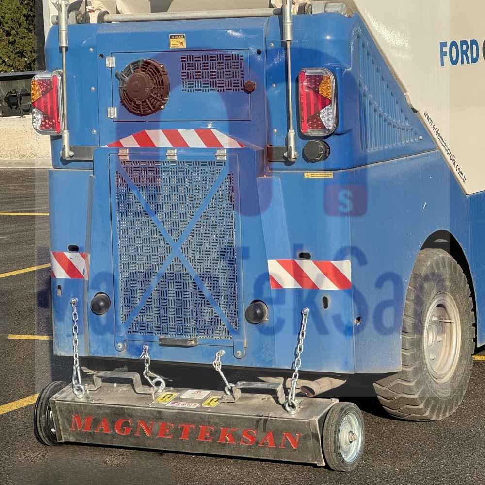 manyetik süpürge araç arkası fabrika zemin metal temizleme sistemi