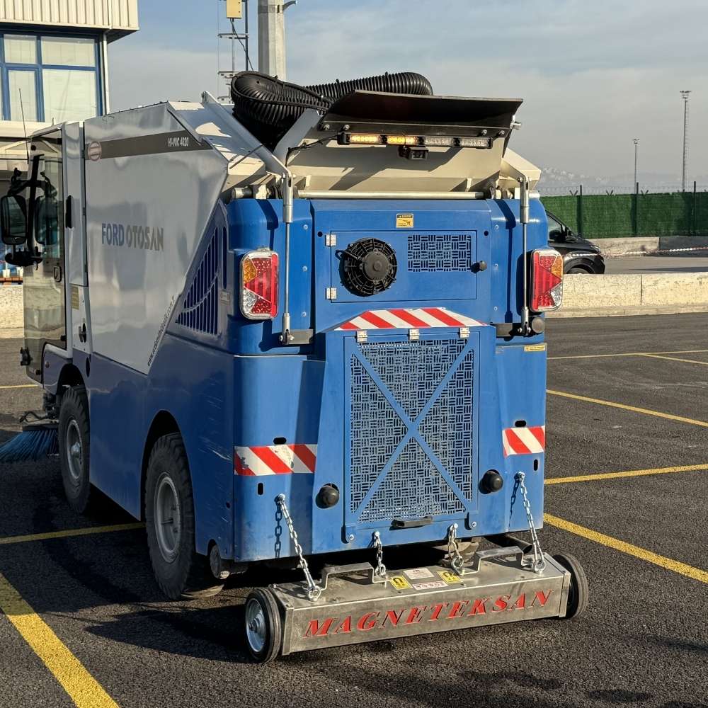 araç arkası manyetik süpürge metal toplama sistemi liman kullanımı