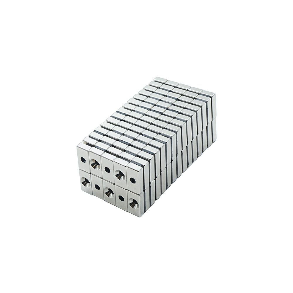 Alüminyum Profil Makine Kapakları İçin 20×10×5 mm N35 Havşa Delikli Neodyum Mıknatıs